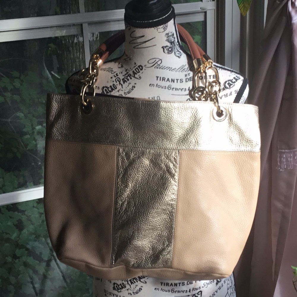 Leather handbag